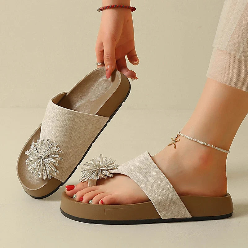 Fashion Crystal Flower Platform Slippers Women 2026 Summer Clip Toe Thick Sole Sandals Woman Plus Size Anti Slip Outdoor Slides