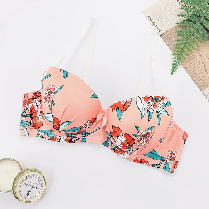 Toucheart Women's Traceless Bra Set Steel Rings Breathable Underwear with Gathered Design To Prevent Exposure Comfortable Fit