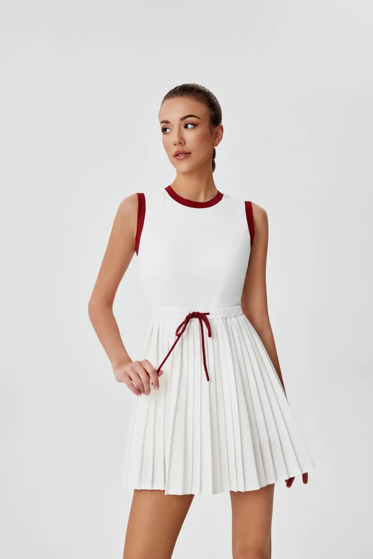 Summer Round Neck One-piece Tennis Dresses for Women White Contrast Sleeveless Drawstring Built-in Shorts Fitness Pleate Skirt