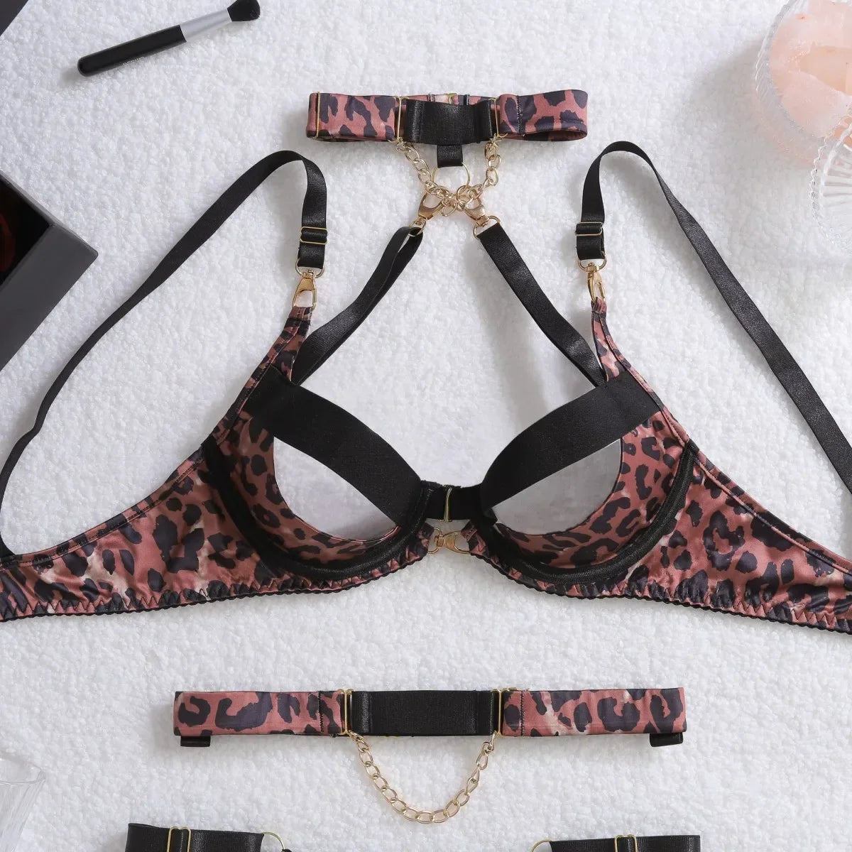 2025 Metal Chain Sexy Wild Leopard Pattern Hollow Cross Heavy Craftsmanship Body Shaping Sexy Underwear Five Piece Set