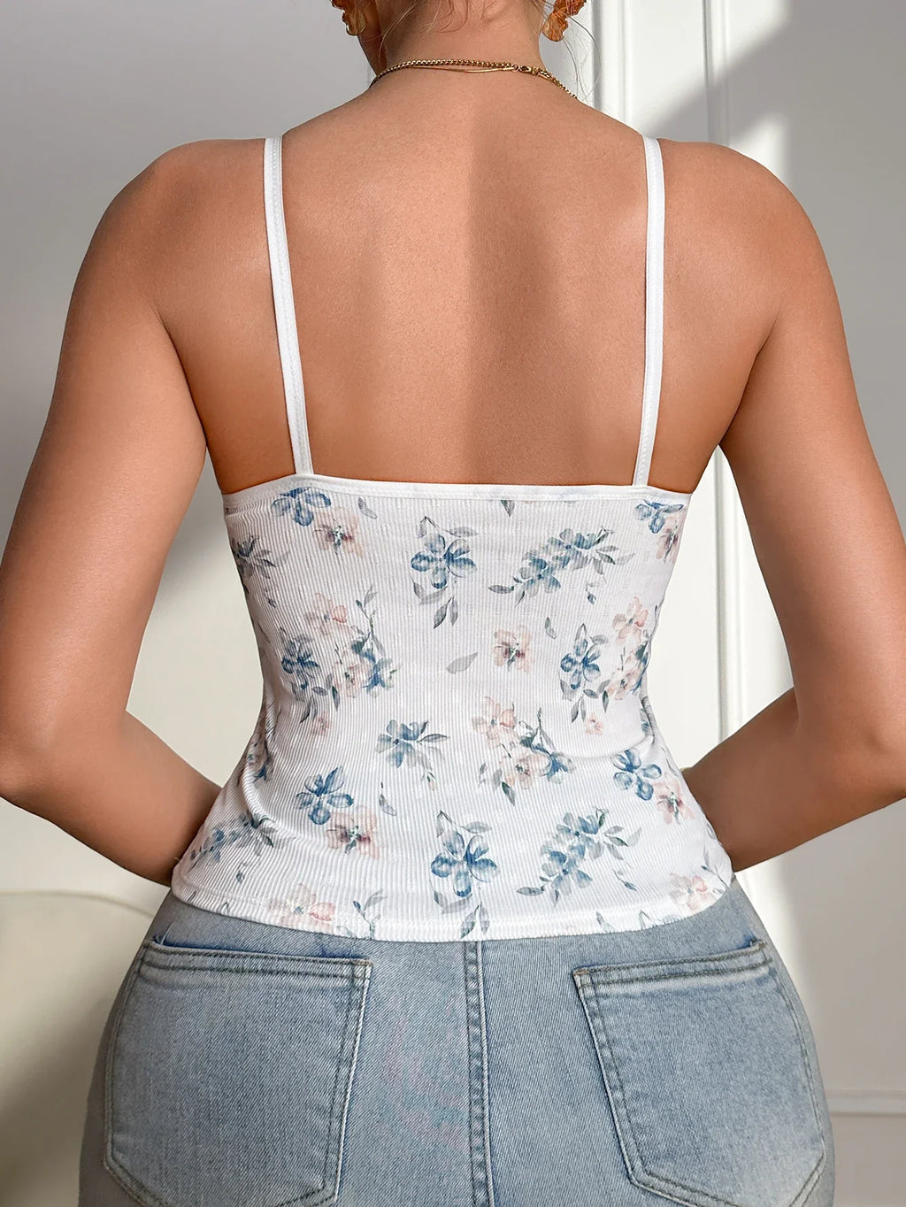 Women Ribbed Floral Cami Top Sleeveless Spaghetti Strap Tank Top Summer Slim Fit Comfy Casual Lace neckline Camisole
