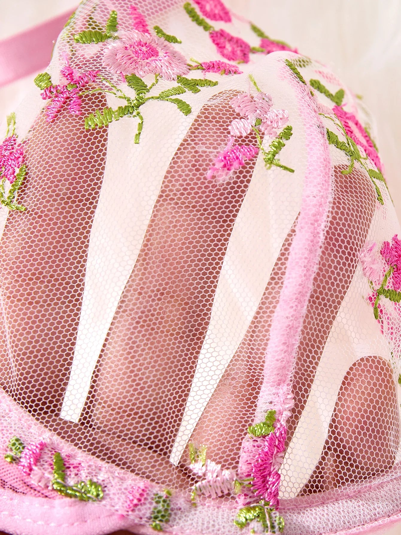 PINK embroidered floral lingerie set - a sexy bra and thong combination with heart-shaped decorations for ladies ZA824026