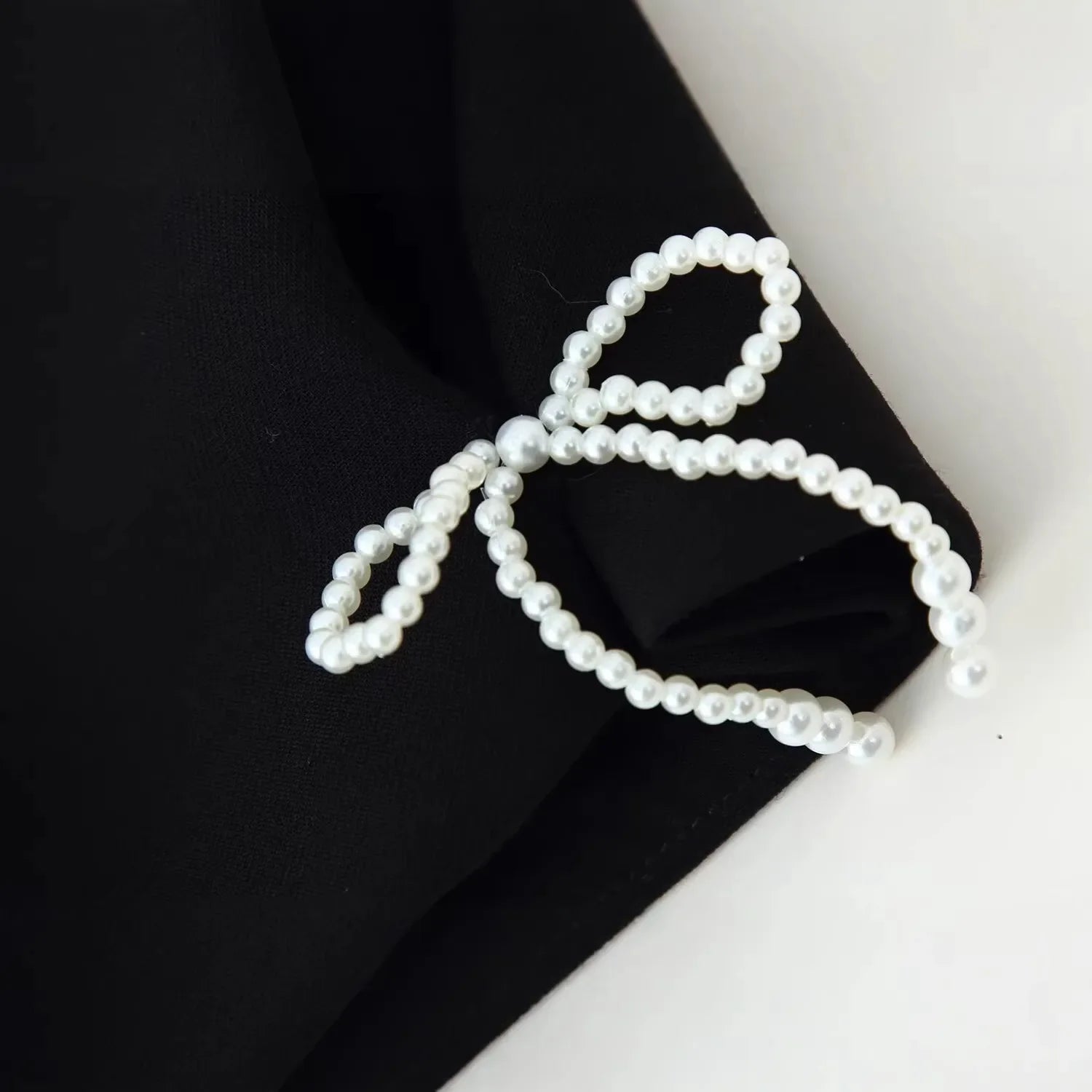 Women's Fashion Casual Bowknot Faux Pearl Puff Sleeve Black Puff Sleeve Bow Detail Peplum Waist Short Sleeve Top For Women Q2Y3