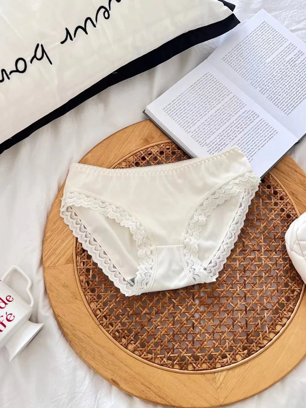 Anime Bralette Set Japanese Lace Bra Wireless Small Bust Women Sexy Triangle Cup Seamless Comfort Spring Summer MOYISU Sexy Bras