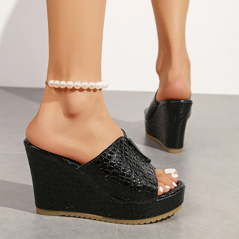 Fashion Wedge Heeled Gold Sandals Women 2026 Summer Peep Toe Chunky Platform Slippers Woman Plus Size 43 High Heel Party Sandles