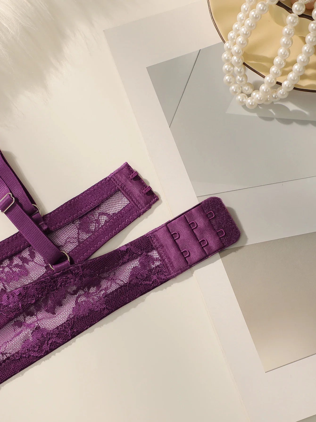Beautiful fashionable colored strip steel support underwear thin lace semi transparent women's underwear sexy Lingerie HR2635