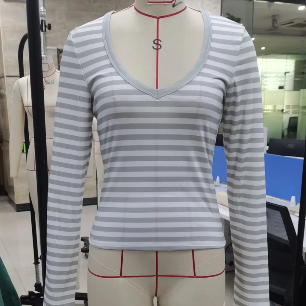 Women Slim Fit Stylish Striped Print Scoop Neck Long Sleeve T-Shirts Fall Winter Long Sleeve Basic Tops for Daily Wear