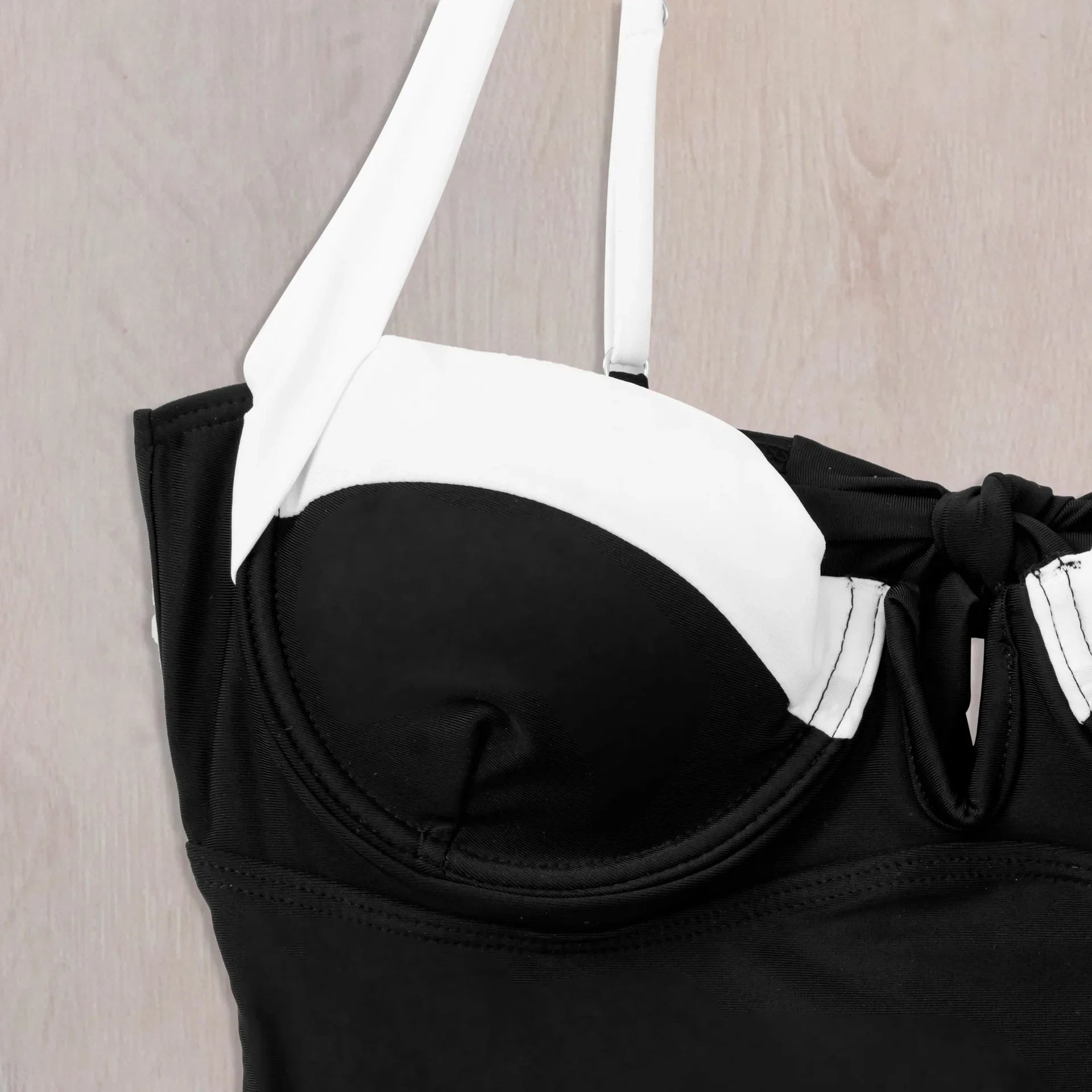 Sexy Black White Patchwork Underwire Swimsuit 2024 Women V Wire Push Up Tummy Control One Piece Swimwear Bathing Suit Bikini