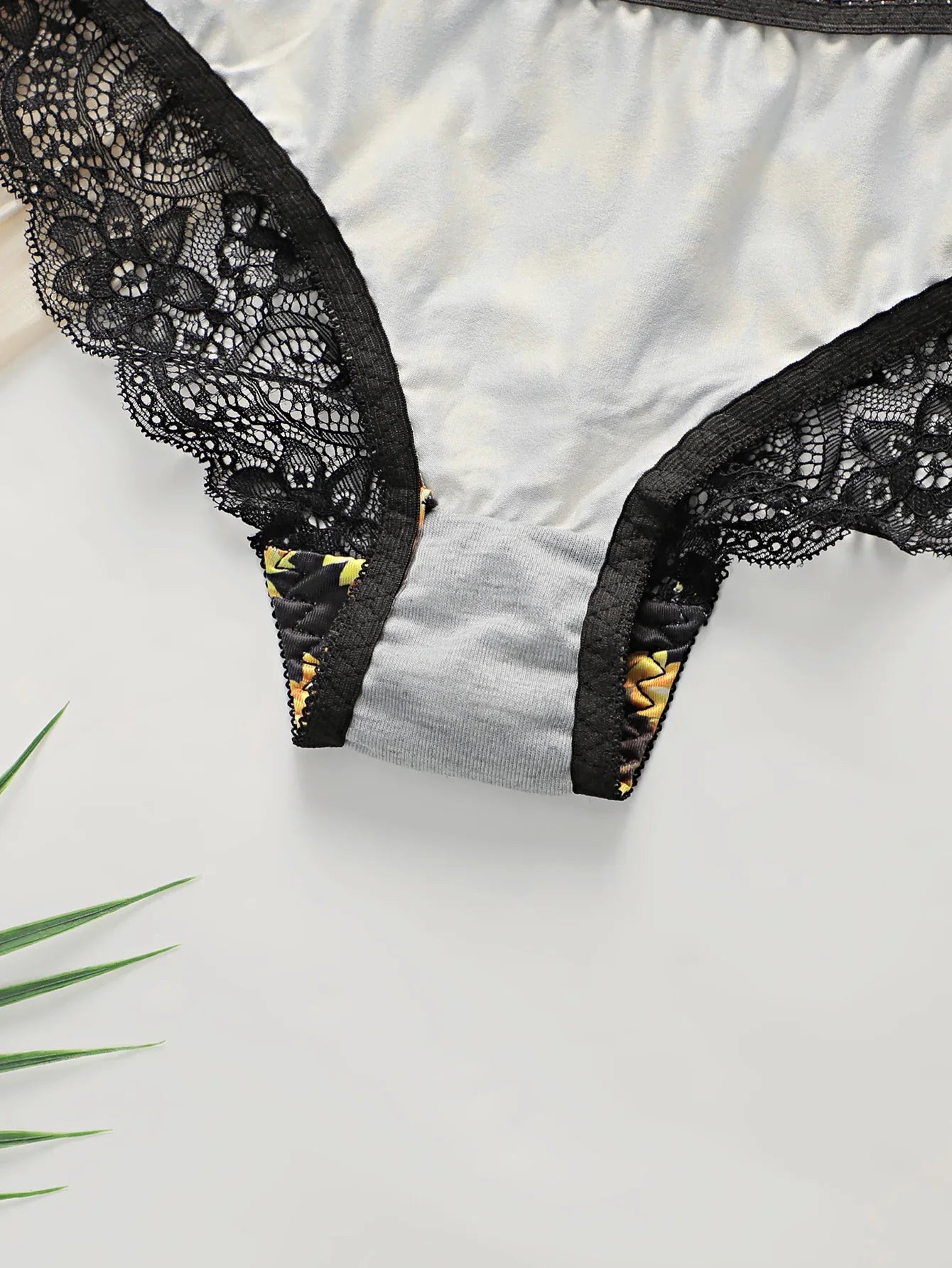 Women's sexy lingerie set with front buckle chrysanthemum pattern and steel ring gathering push up underwear set A3116