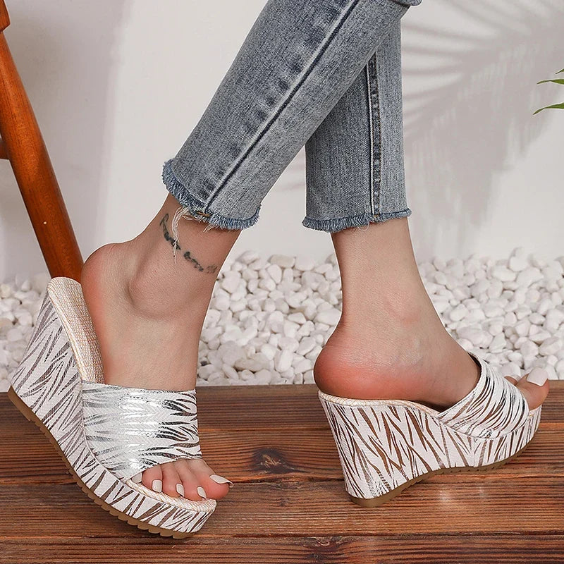 Fashion Stripe Print Thick Bottom Slippers Women New Wedge Chunky Platform Sandals Woman Summer Daily High Heel Slides Female