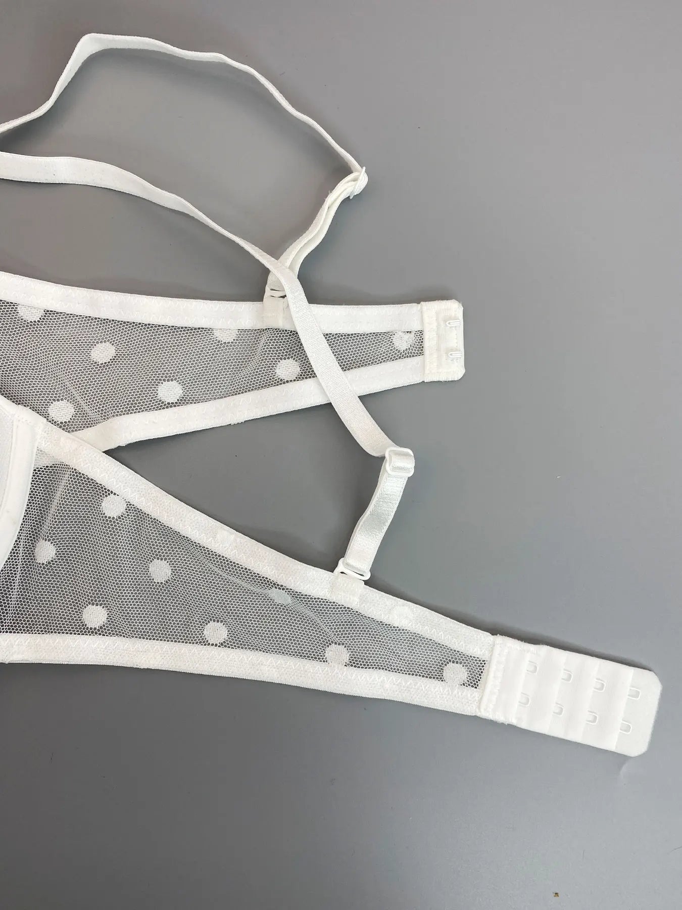 Polka Dot Mesh Sexy Push-Up Bra, Popular in Europe and America, Thin on Top and Thick on Bottom, Deep V Seductive Bra