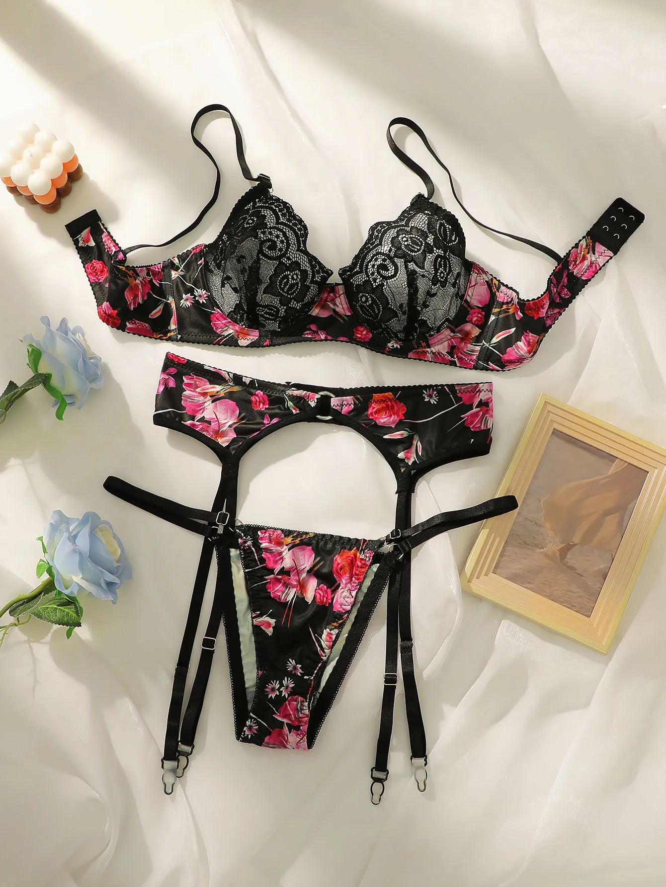 3 pieces of ultra-thin lace sexy lingerie paired with printed bikini with adjustable shoulder straps for a fun outfit A3100