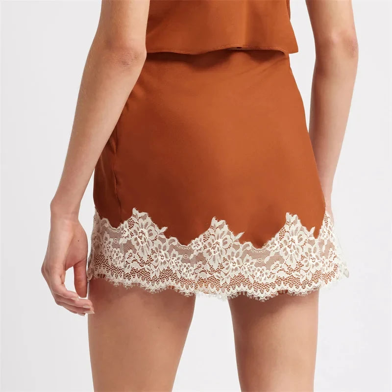 Women Lace Trim Skirt Satin Fashion Mini Skirt Low Rise Silk Y2K Short Skirt Elegant For Party Streetwear Vintage Chic Clothes