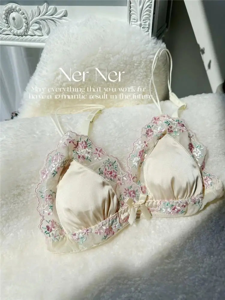 MOYISU Luxury Classic Thin Embroidery Light Luxury Silk French Underwear Sexy Pure Desire Lace Bra Set Small Chest Triangle Cup