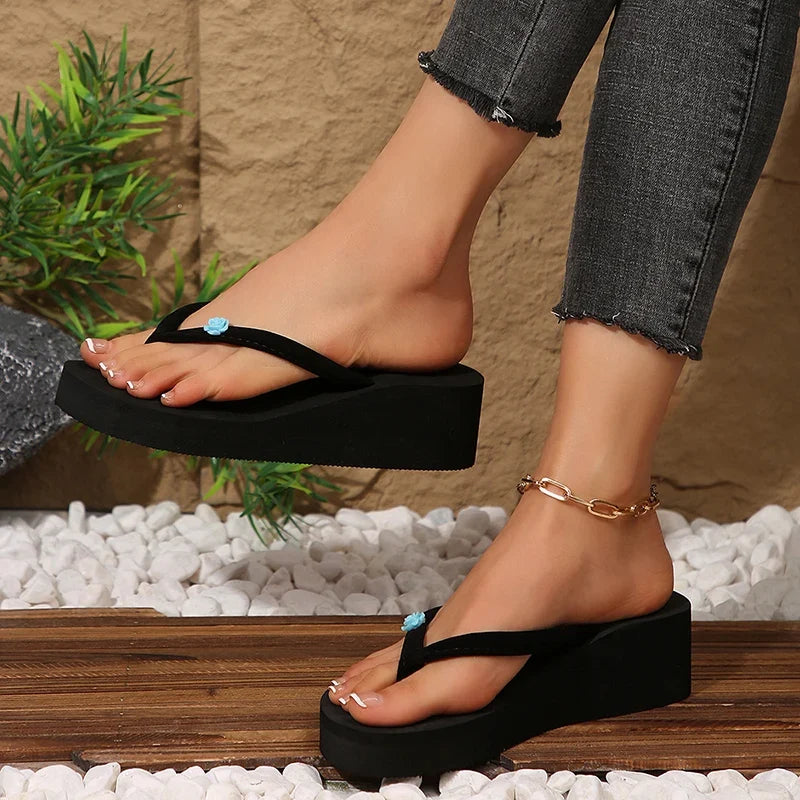 Women's Flower Decor Med Heel Flip Flops Simple Style Black Wedge Clip Toe Slides Woman Summer Outdoor Med Heel Slippers Mujer