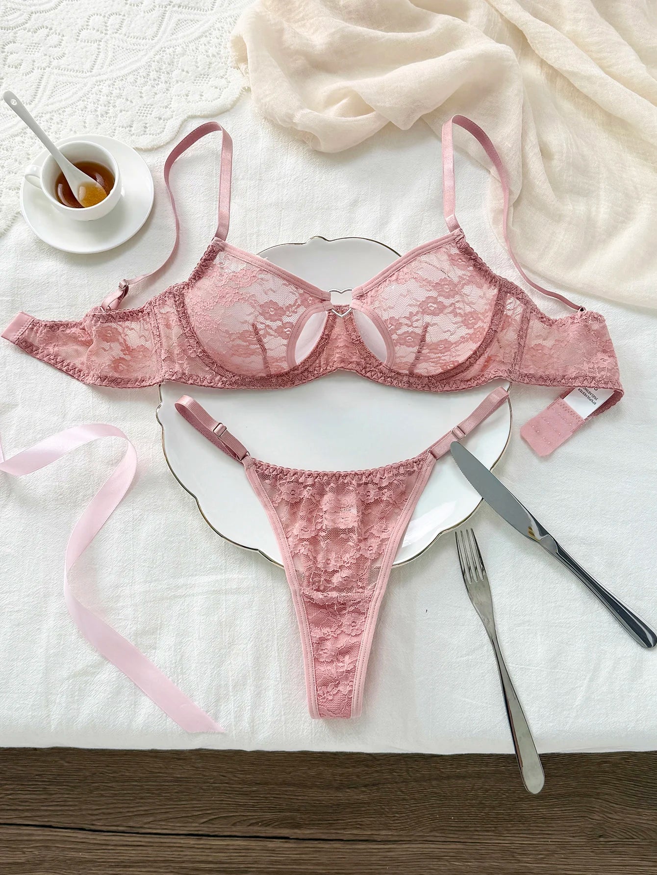 Elegant Design Bra And Panties Set with Unique Heart Buckle Comfortable Fashion Underwear Suitable for All Occasions