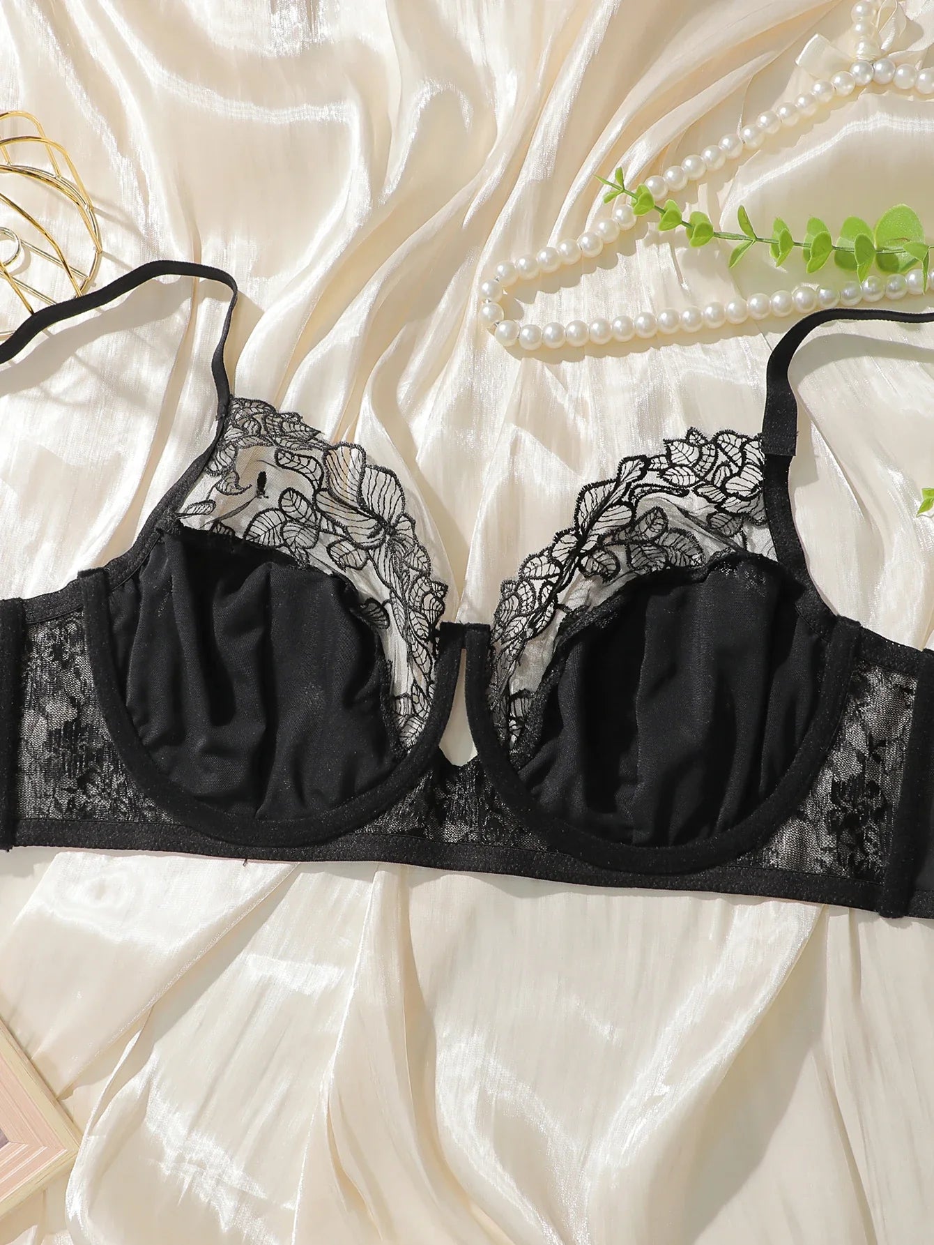 Women's embroidered lace plus size bra with steel ring gathering push up underwear suitable for full figured women MR2679