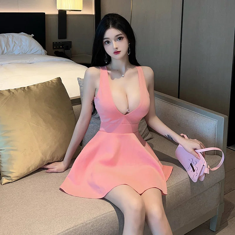 Women's 2023 Summer New Sexy Spicy Girl Fashion V-neck Sleeveless Backless Open Breast A-line Ultra Short Solid Sweet Dress 0U1N