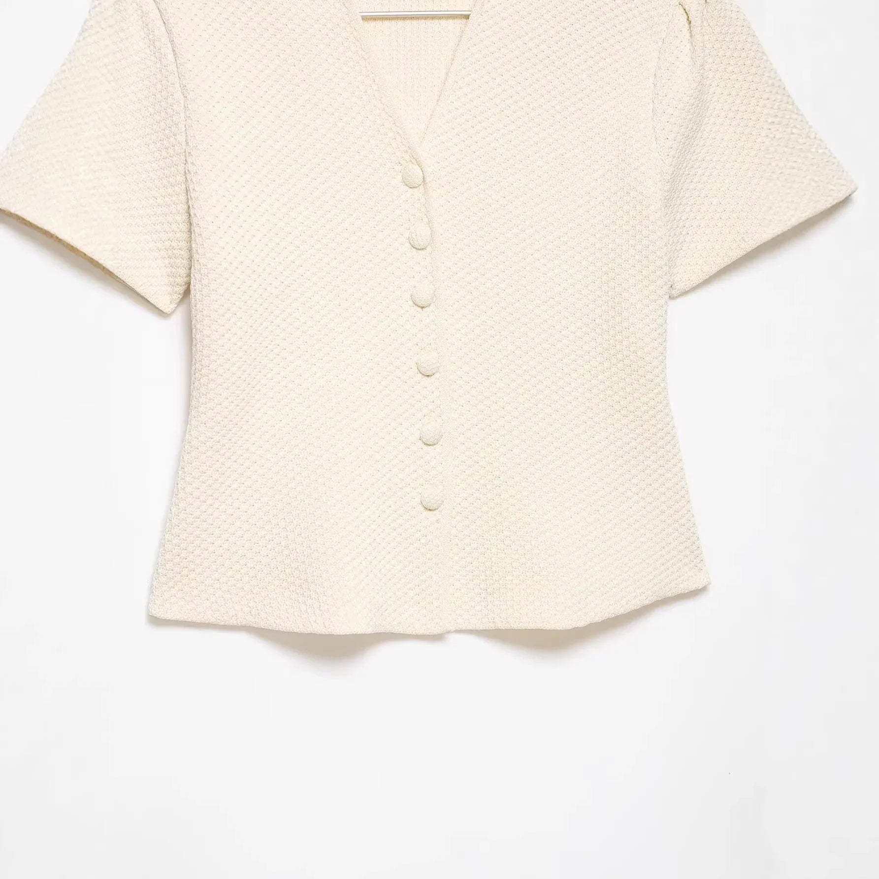 Women's Fashion Casual Structured Knit Jacket Women Beige V Neck Short Sleeve Textured Knit Cardigan Button Front Top Charm 17M0