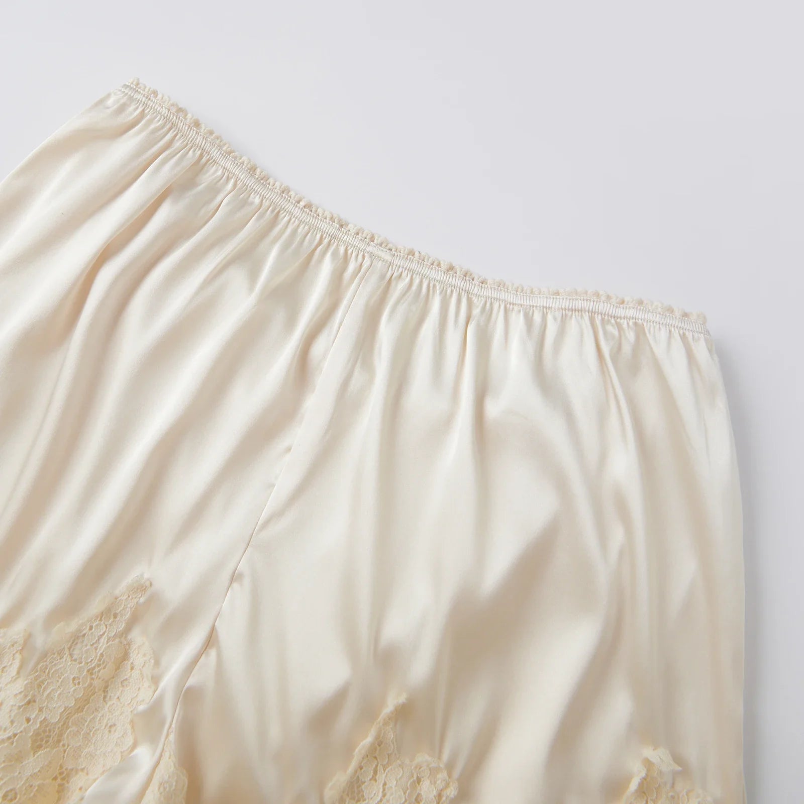 Women Patchwork Lace Satin Shorts Solid Color Low Elastic Waist Mini Bloomers Fashion Casual Summer Streetwear