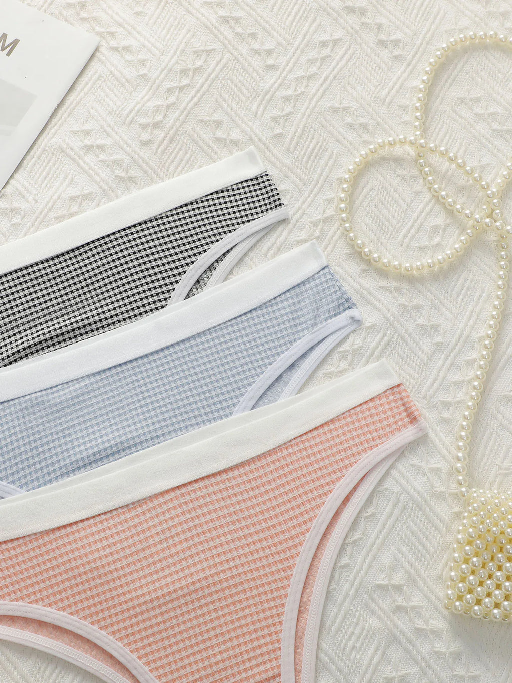 Women's Sexy High Elastic Underwear With A Seamless Cotton Triangle At The Waist And A Three Color Checkered Design C2482