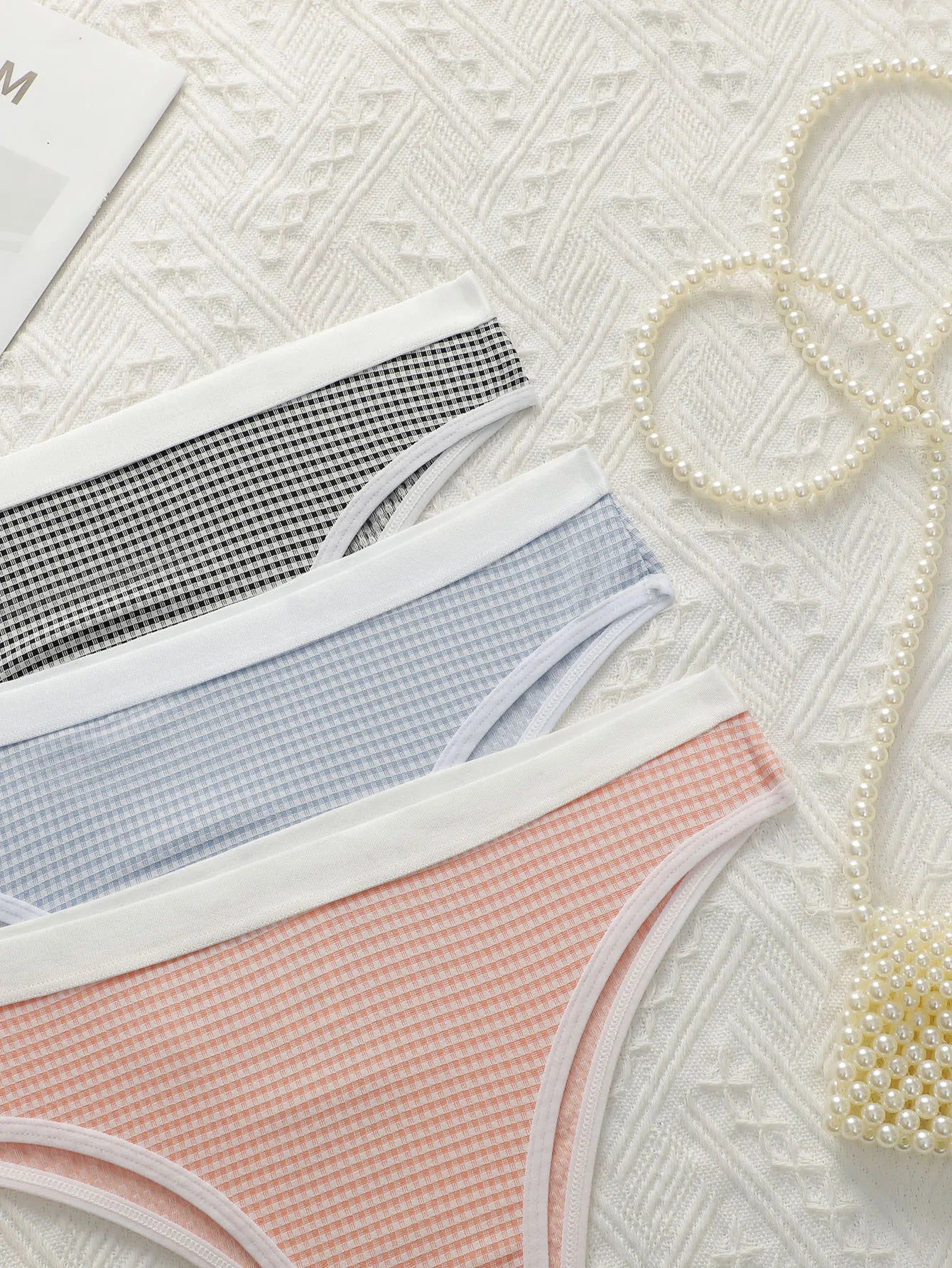 Women's Sexy High Elastic Underwear With A Seamless Cotton Triangle At The Waist And A Three Color Checkered Design C2482