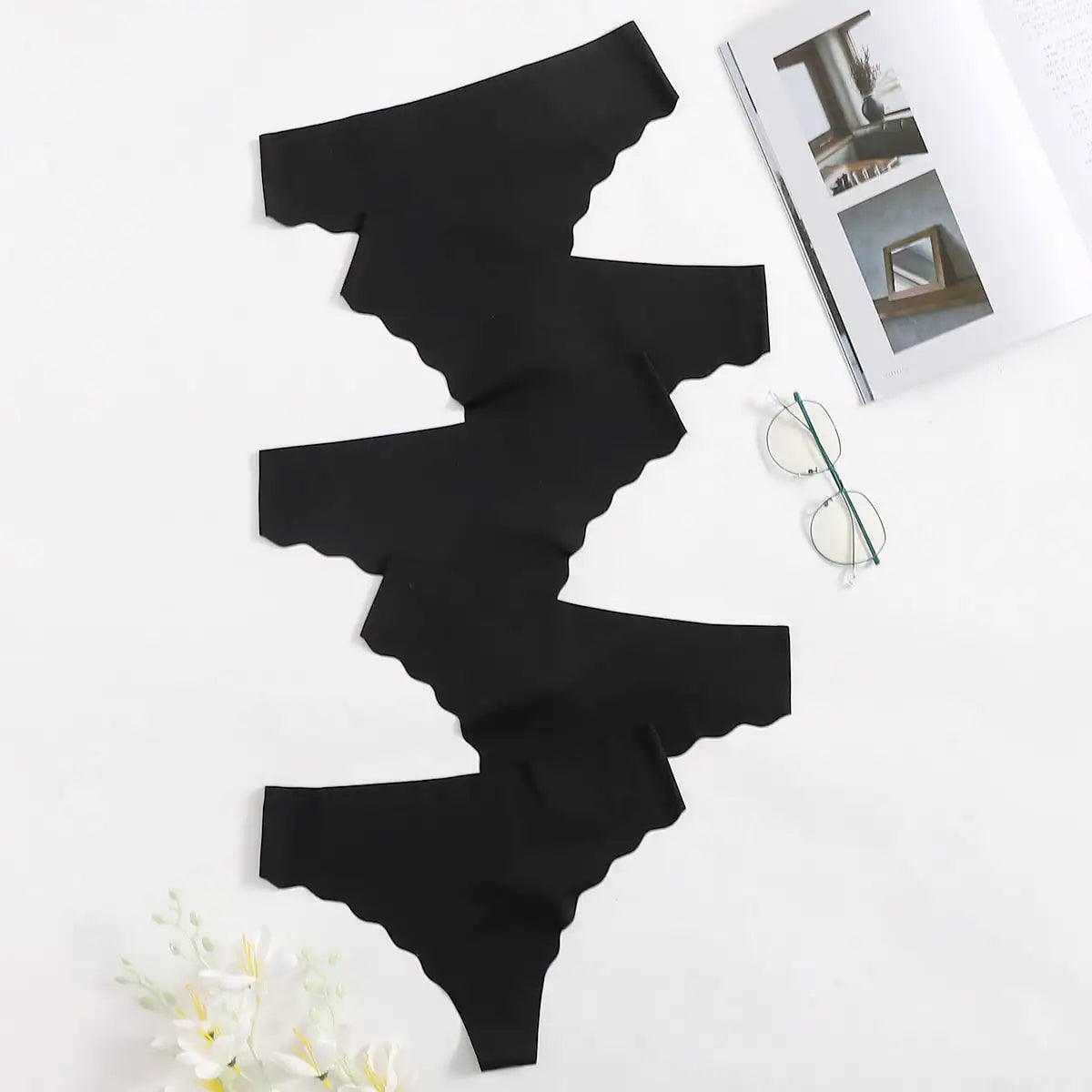 T-Back Low-Waisted Underwear Panties For Women Sexy Thong Five-Thongs For Ladies Black Briefs Hot Sales Z627