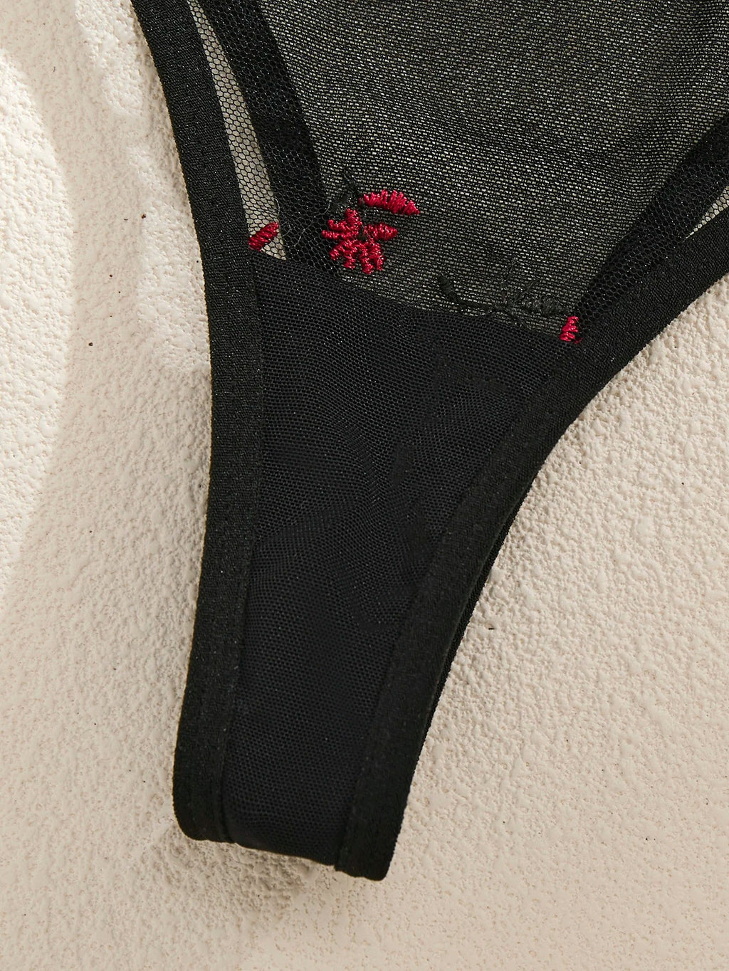 BlackRed Embroidered Floral Lingerie Set - Sexy Bra And G-string Combo with Heart Decoration Underwear Set for Women ZA824028