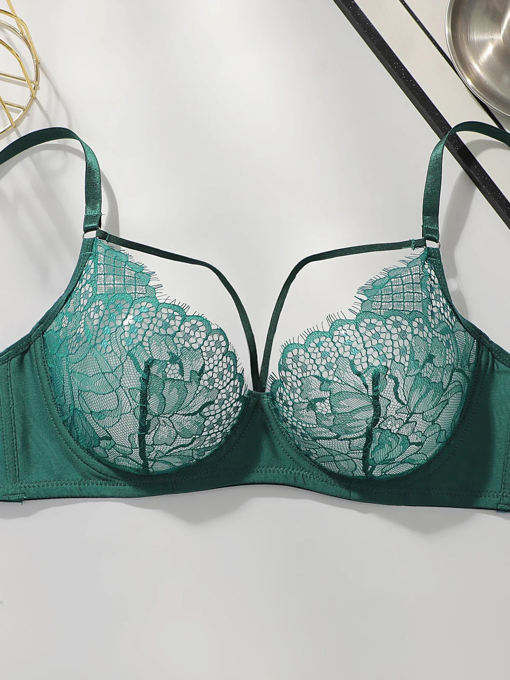 1 Pcs High Quality Sexy and Hot Green Lace Lingerie Sexy Cross Strap Bra Women's Underwear Push Up Bra Fashion Party Bra MR2986