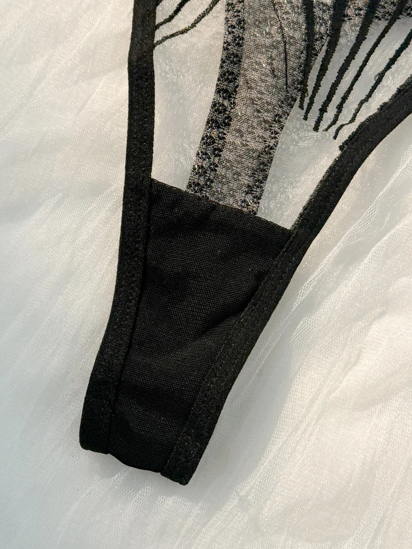 Black Leaf Embroidery Sheer Mesh Lingerie Set Underwire Bra & Adjustable Thong Women Sexy Underwear ZA824058
