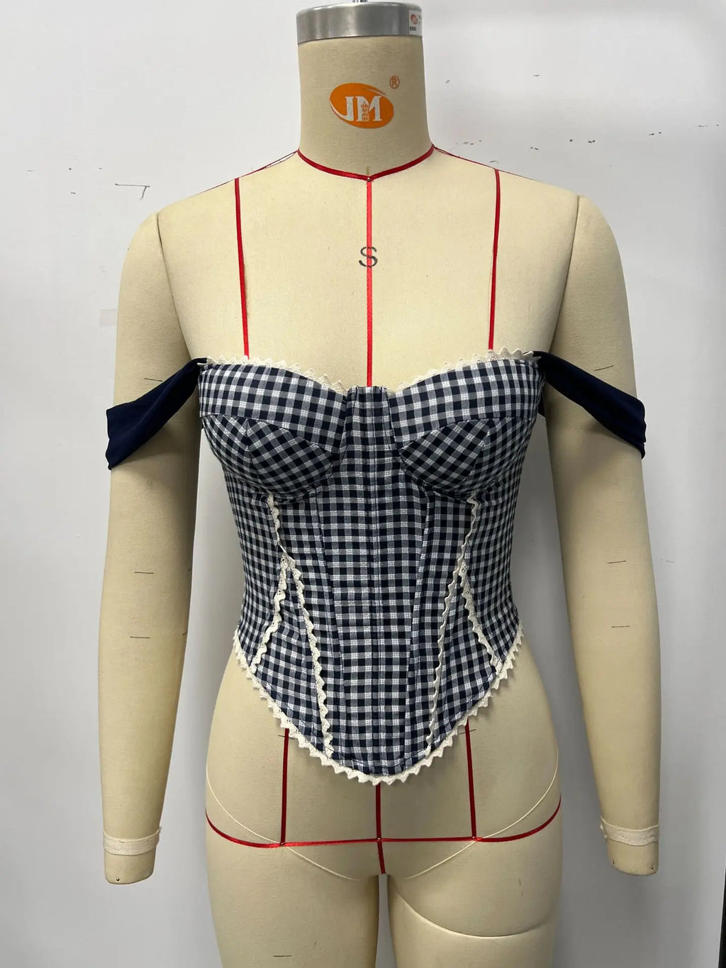 Retro French Jacquard Red Plaid Camisole 2026 Women Sexy Lace Trim Spliced Off Shoulder Chest Wrapped Fishbone Chest Party Tops
