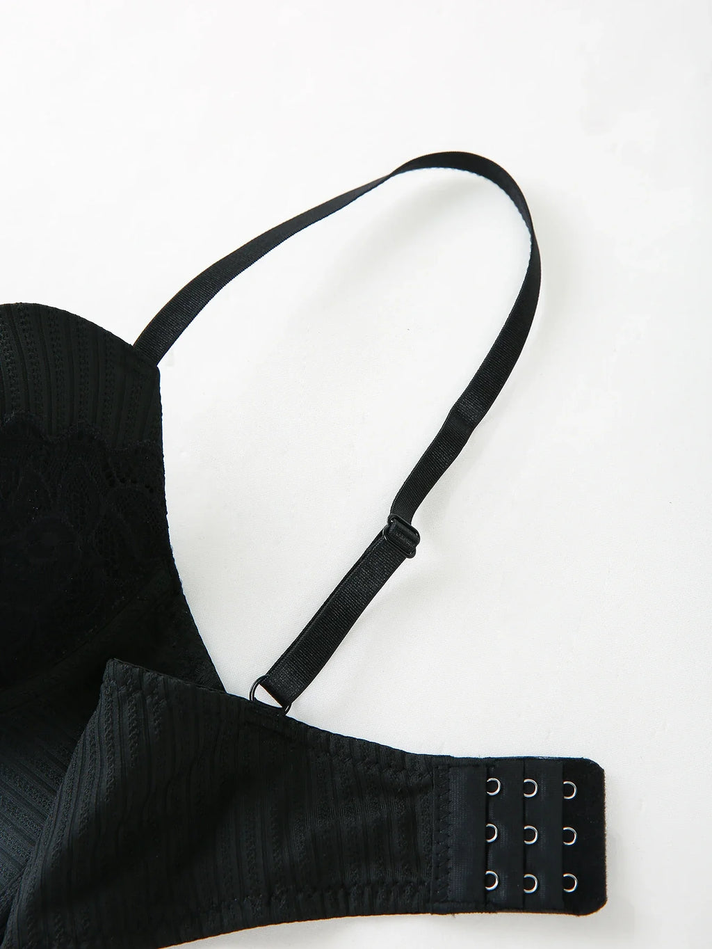 Sexy Lace Women's Bra with Patterned Engraved Cups Deep V Minimizer Bra Underwire Push-Up Stylish Ladies Intimate Underwear
