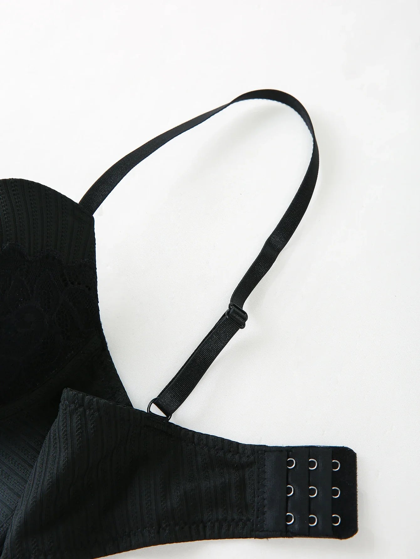 Sexy Lace Women's Bra with Patterned Engraved Cups Deep V Minimizer Bra Underwire Push-Up Stylish Ladies Intimate Underwear