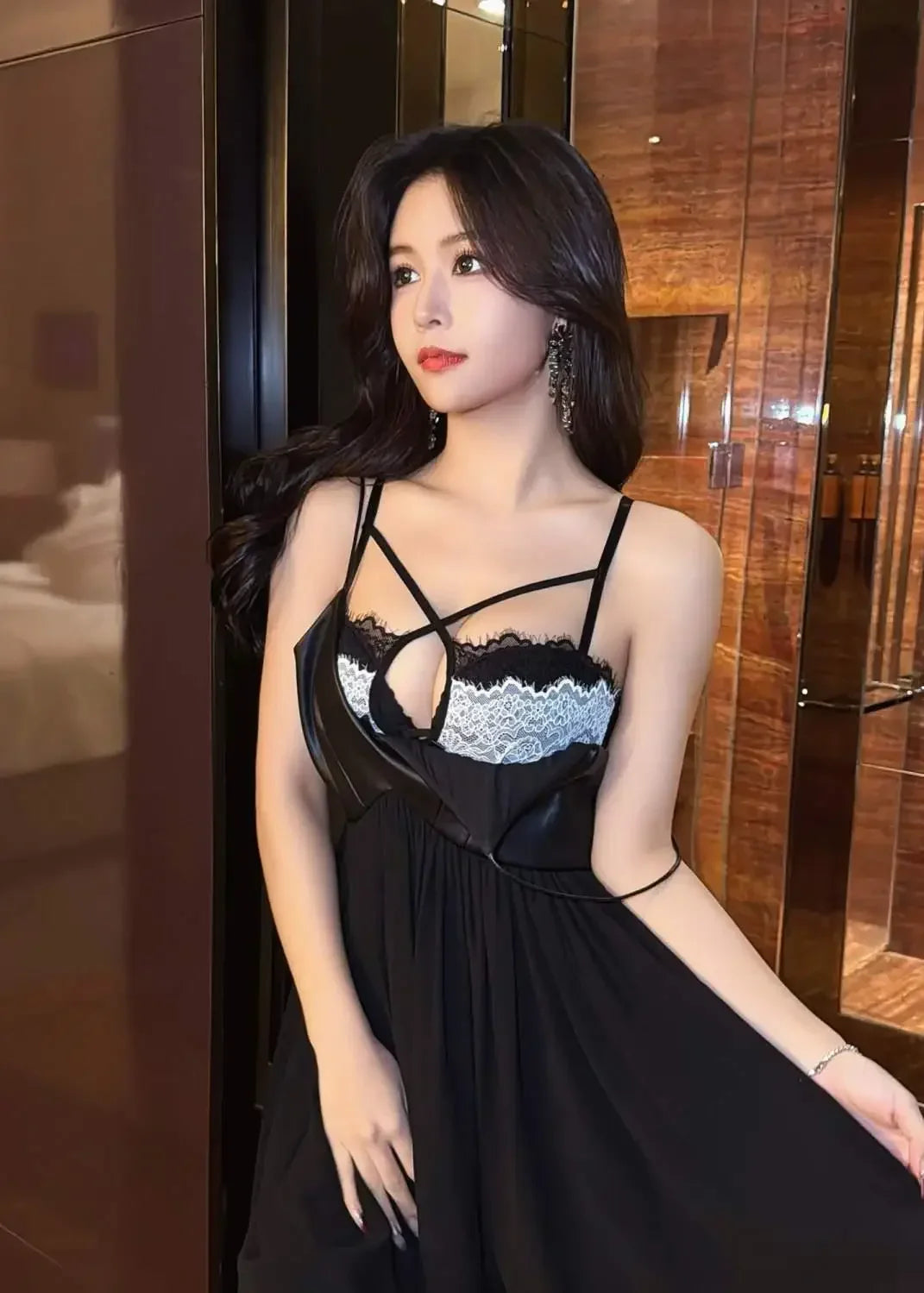 MOYISU Push Up Bra for Small Bust - French Chic Lace Bralette Set, Wireless Comfort Support Anti-Sag Underwear for Petite Women