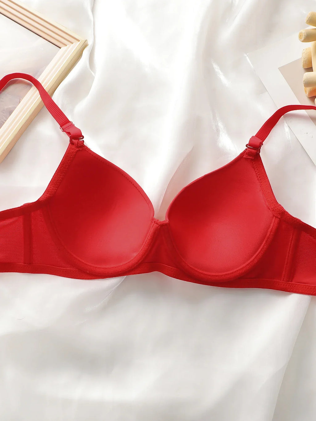 Women's smooth solid color sexy lingerie with steel rims gathered push ups adjustable shoulder straps comfortable bra B2089