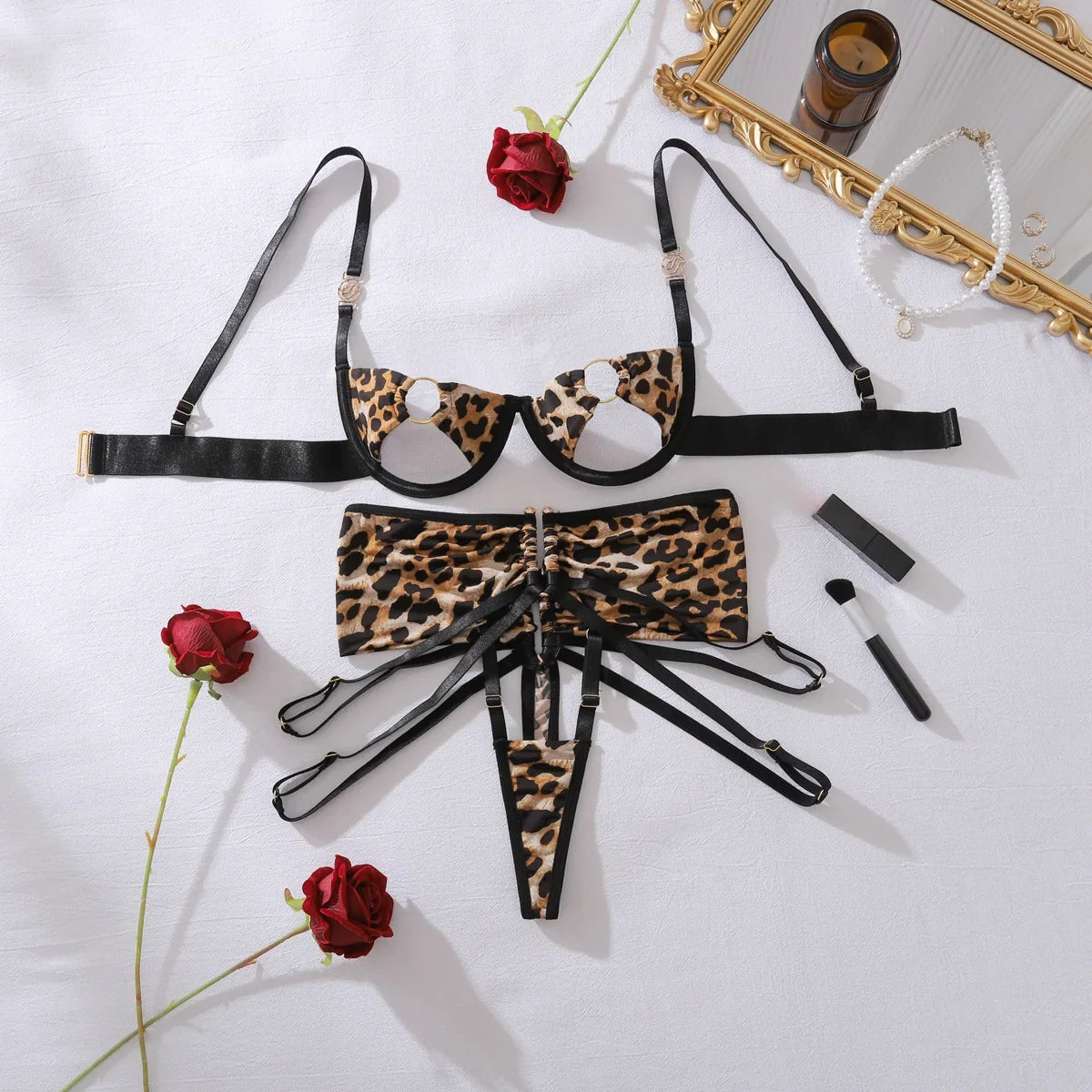 Toucheart Hollow Out Leopard Print Sexy Interesting Underwear Panty Irregular Laceup Slim Exposed Navel Sexy Stee Ring Underwear