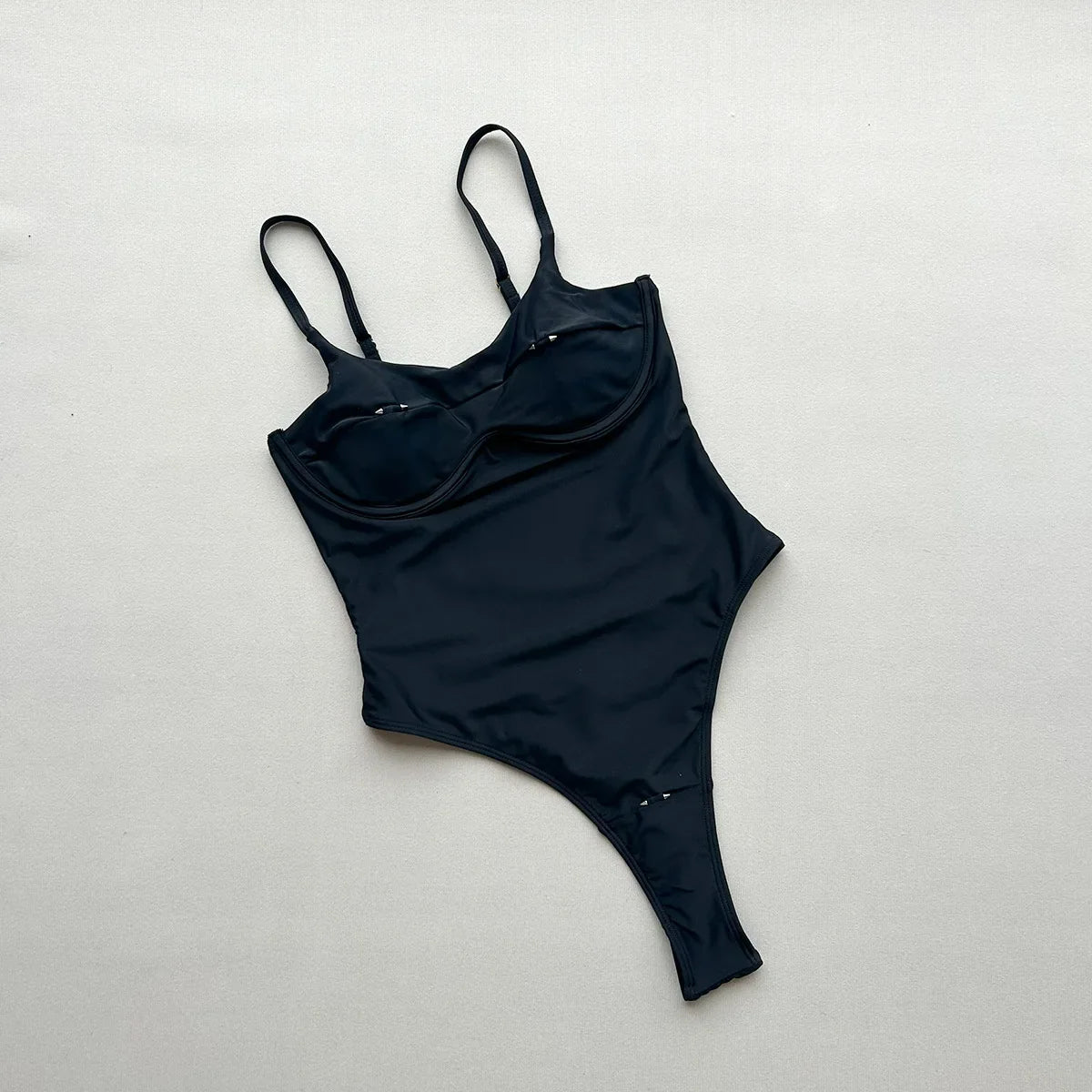 2026 New Women's One Piece Suit Swimwear Sexy Backless Bodysuit Hollow Out Swimsuit Strappy Underwire Bikini Beach Bathing Suit
