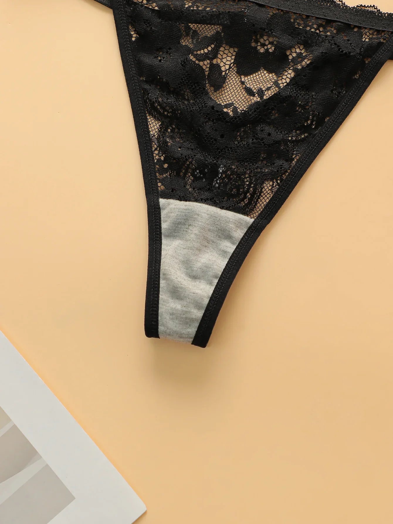 2-piece women's lingerie set with sexy ultra-thin lace and steel rims, push up bra with low waist seamless thong YS2451