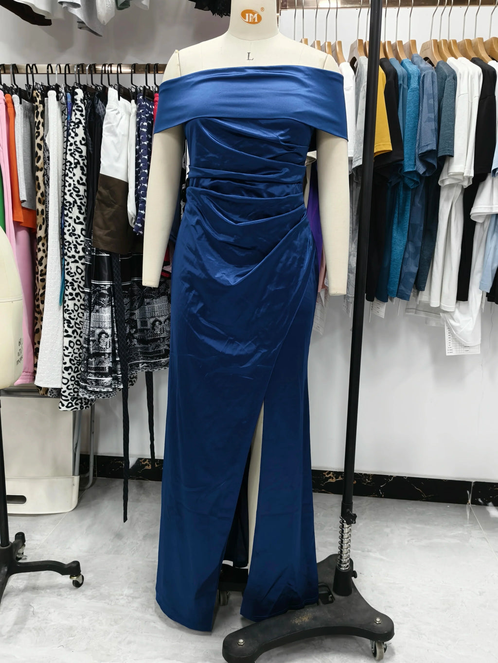 Elegant Satin Solid Color Off-Shoulder Women's Long Dress Sexy High-Waisted Flim Slit Pleated Dress for Lady Party Wedding