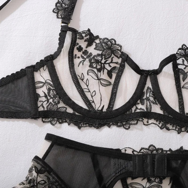 Toucheart Erotic Lingerie Fashion New Floral Embroidered See-through Mesh Body-shaping Women Sexy Underwear Three-piece Hot Set