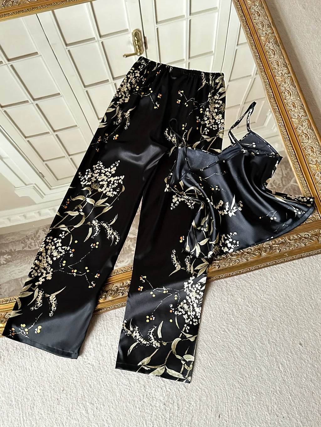 New Women's Pajamas Set Cherry Print Sleeveless V Neck Sexy Sleepwear Fashion 2PC Homewear for Summer and Spring