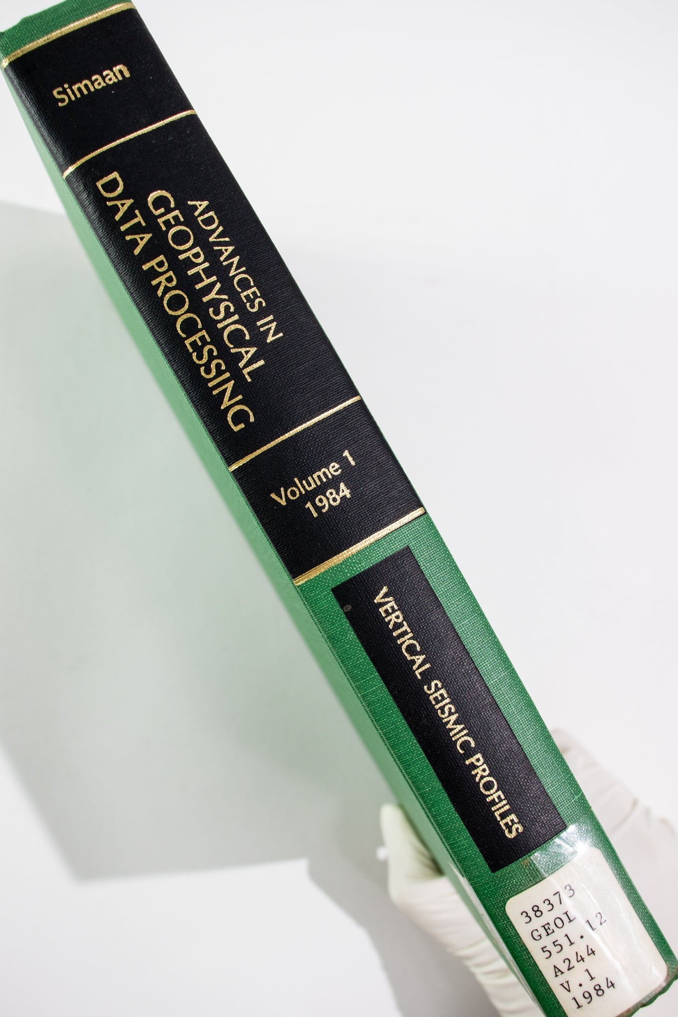 Advances in Geophysical Data Processing Vol. 1
