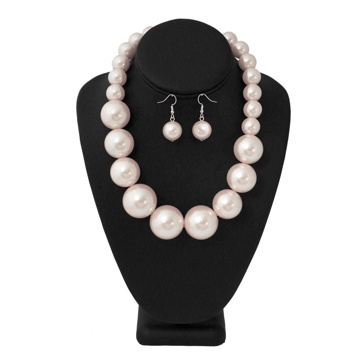 White Graduated Pearl Necklace Set