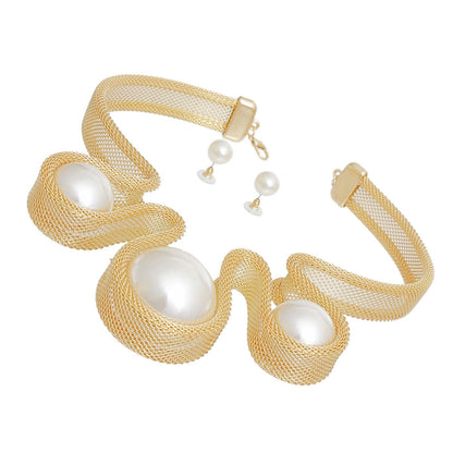 Bib Gold Rigid Mesh Pearl Necklace for Women