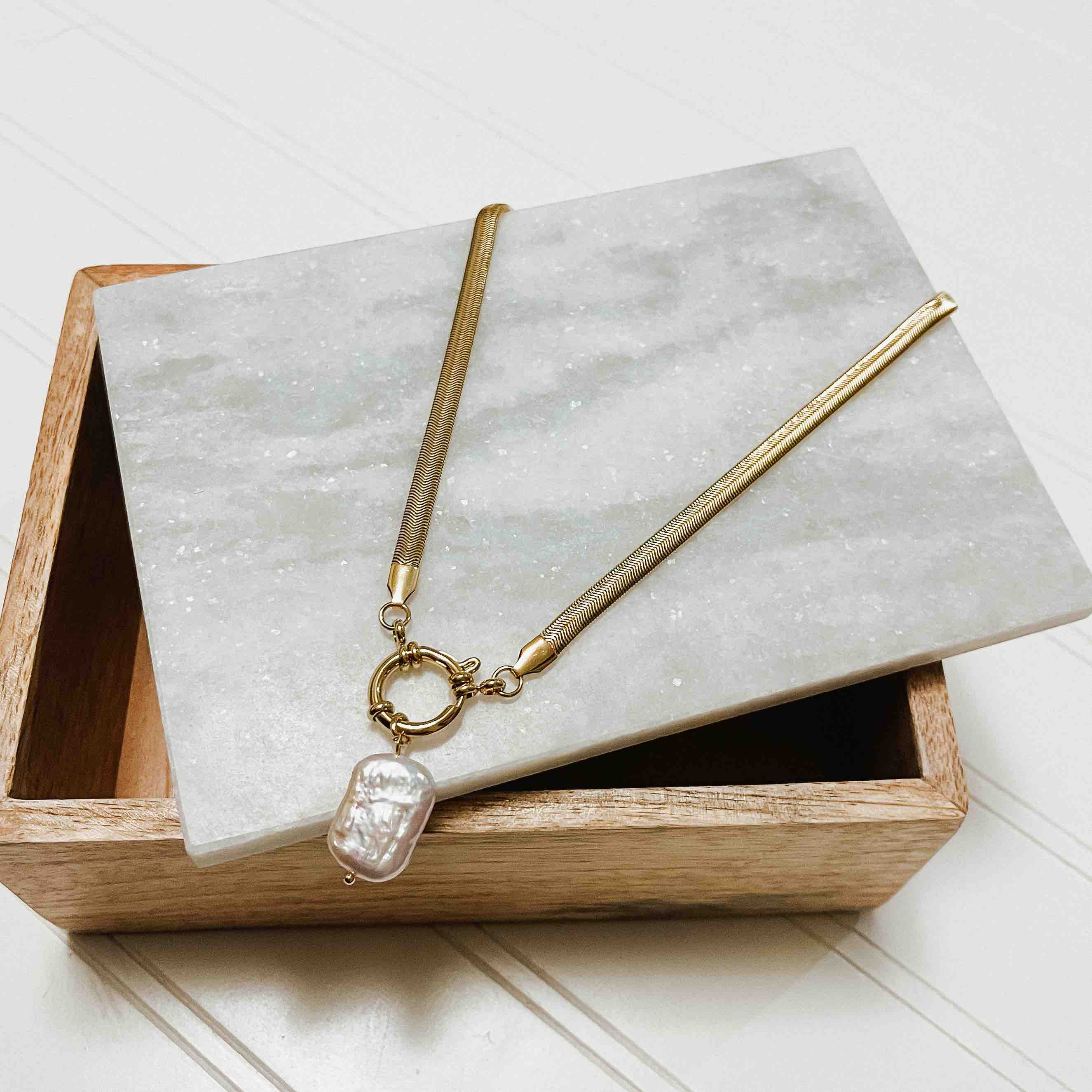 Mother Of Pearl Necklace WATERPROOF